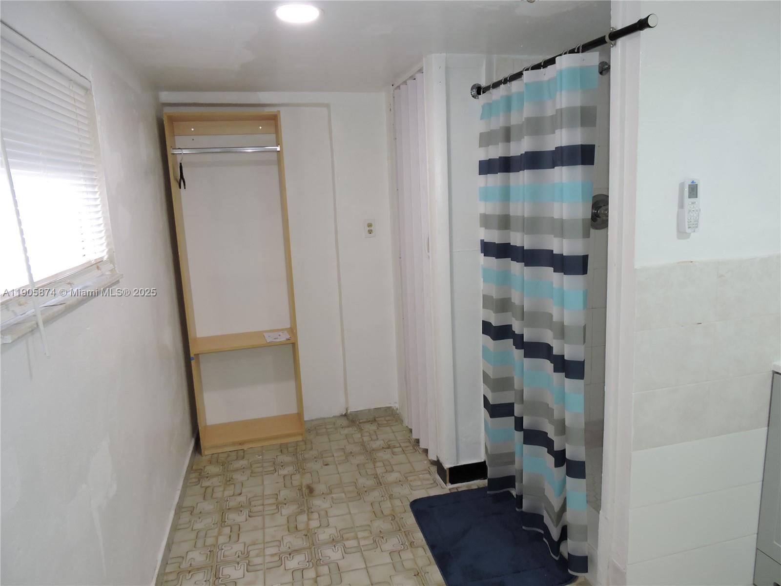 PALM SPRINGS 5TH ADDN SEC - Residential Lease