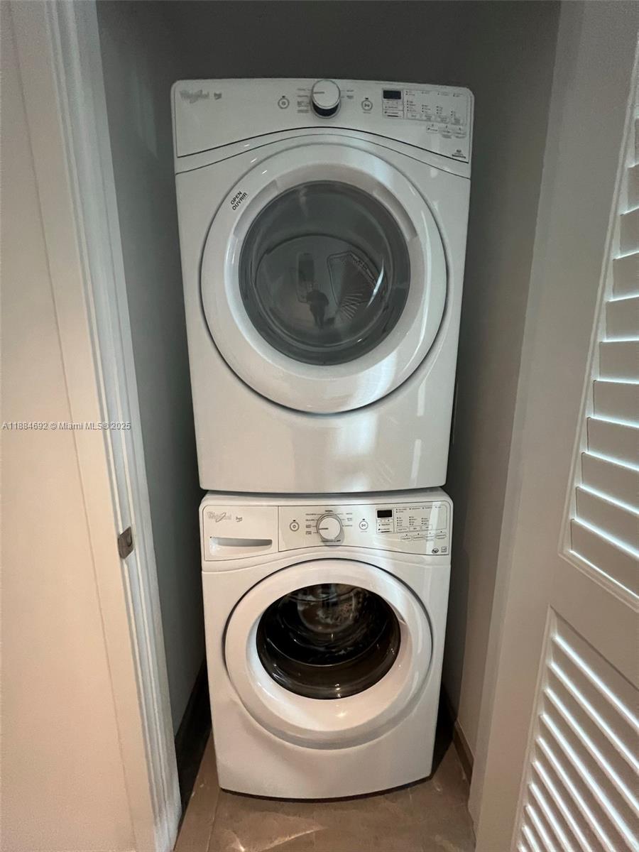 RISE CONDO - Residential Lease