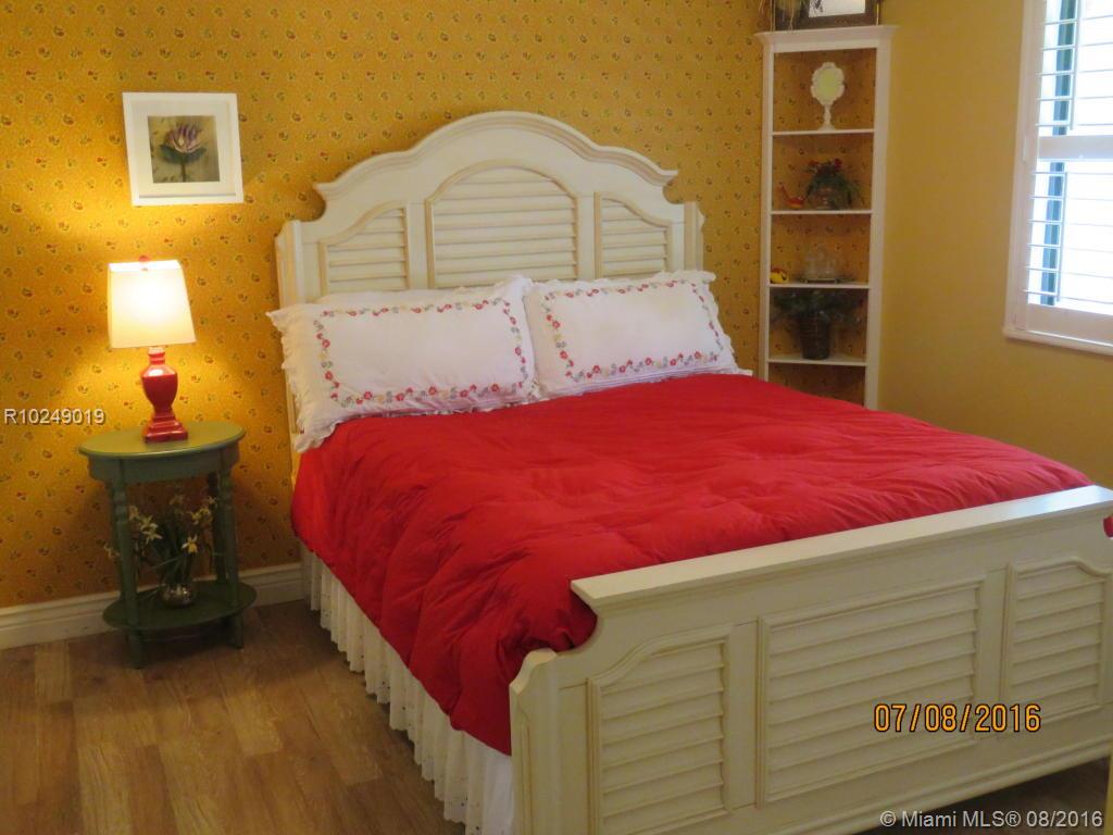 PGA CLUB COTTAGES - Residential Lease