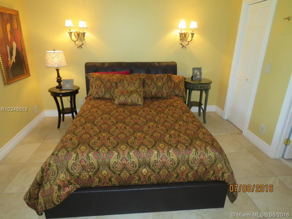 PGA CLUB COTTAGES - Residential Lease