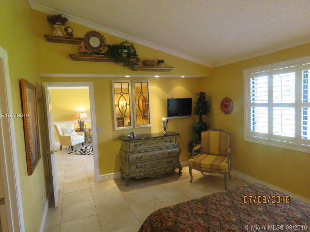 PGA CLUB COTTAGES - Residential Lease