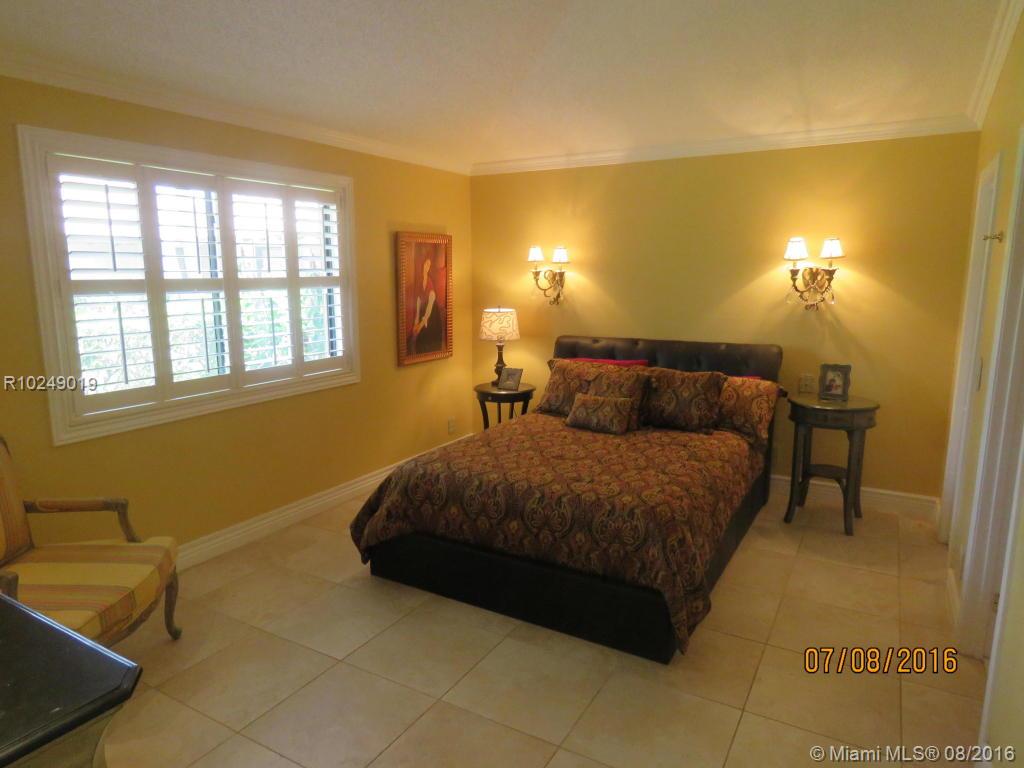 PGA CLUB COTTAGES - Residential Lease