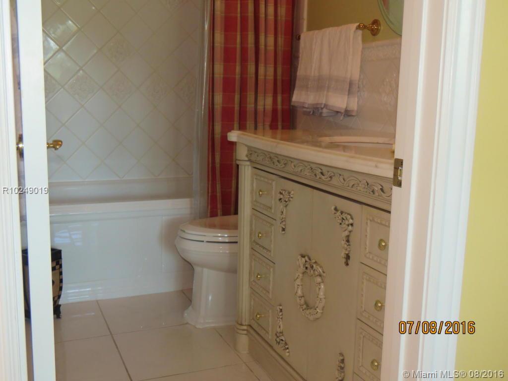 PGA CLUB COTTAGES - Residential Lease