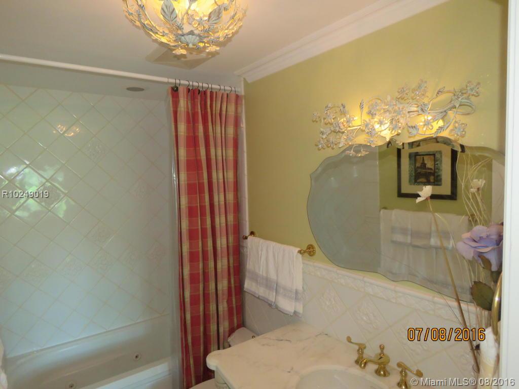 PGA CLUB COTTAGES - Residential Lease