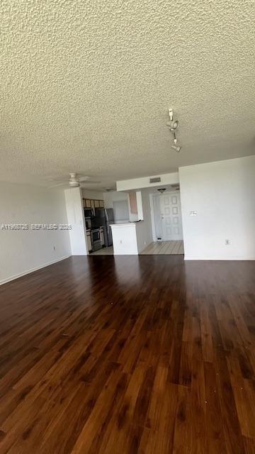 LAKEVIEW CLUB CONDO - Residential