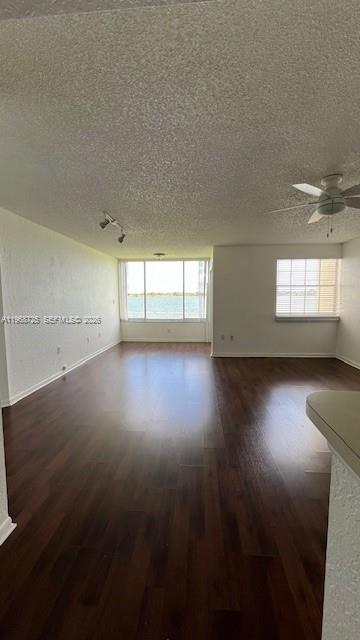 LAKEVIEW CLUB CONDO - Residential