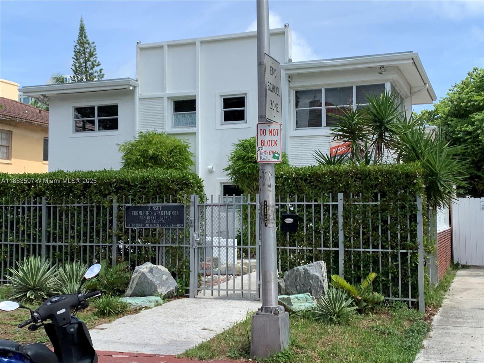 BEAUTIFUL JR. ONE BEDROOM IN THE HEART OF SOUTH BEACH. STEPS AWAY FROM LINCOLN ROAD AND ALL SOUTH BEACH HAS TO OFFER.