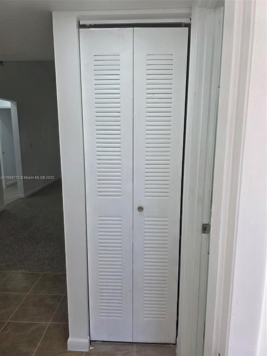 LAKESHORE CONDO 7 - Residential Lease