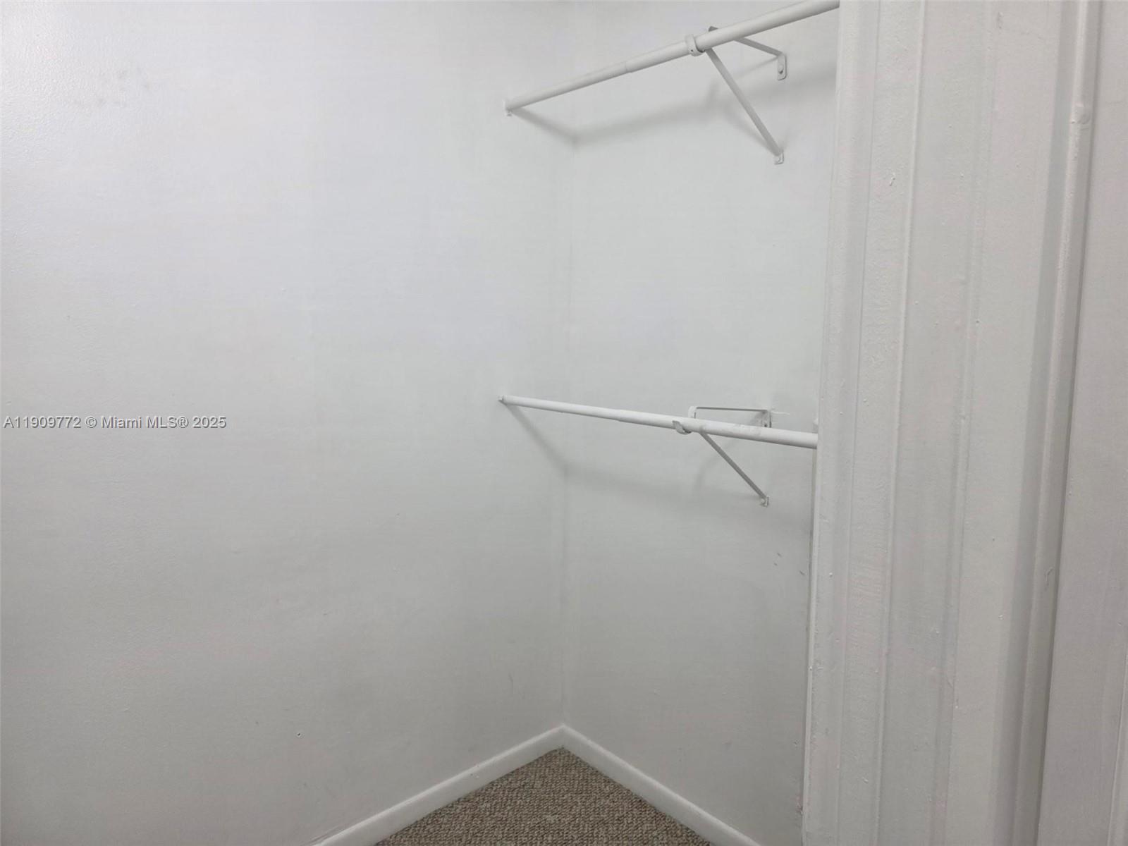 LAKESHORE CONDO 7 - Residential Lease