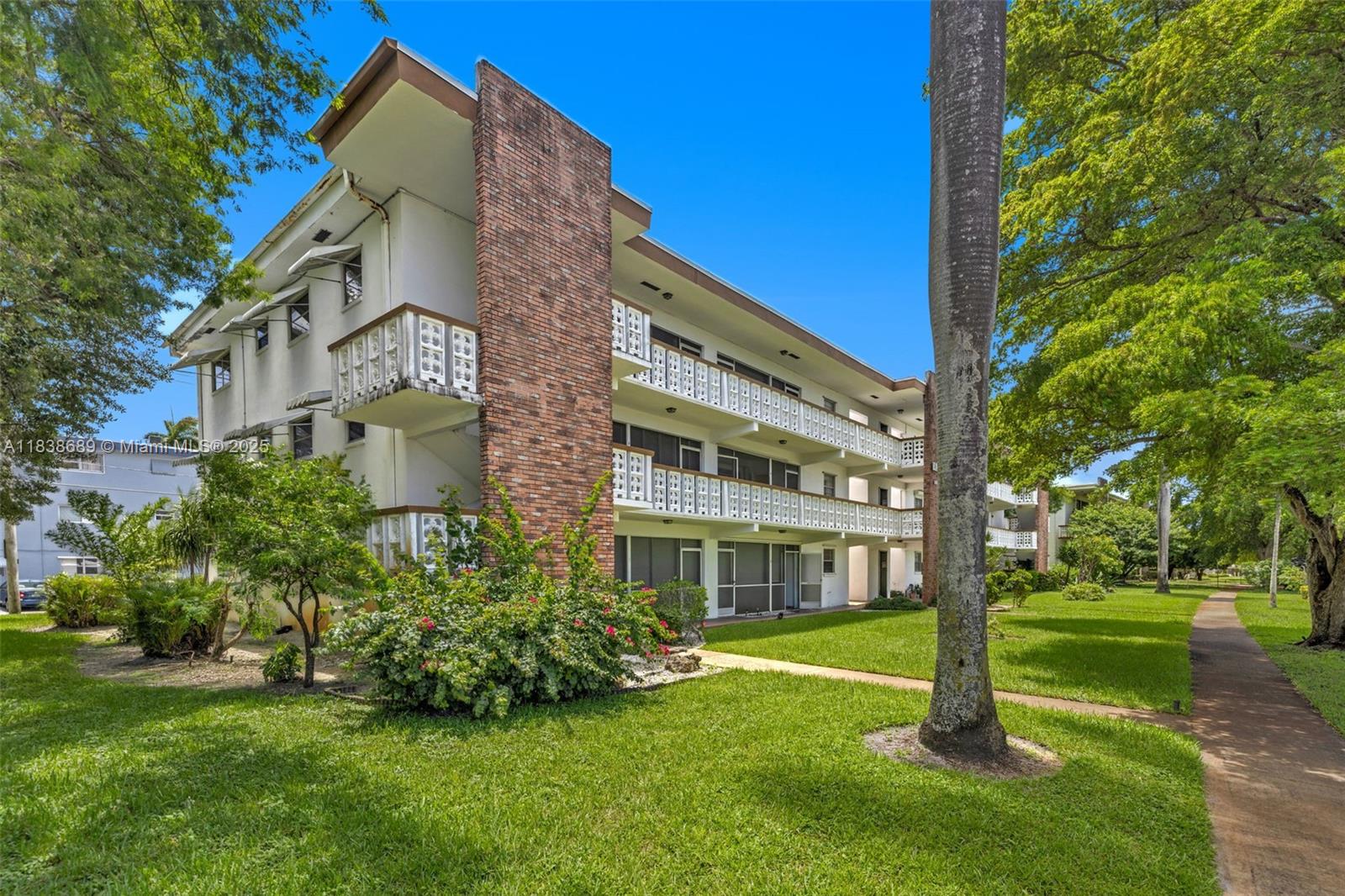 EASTBROOK CONDOMINIUM APT - Residential