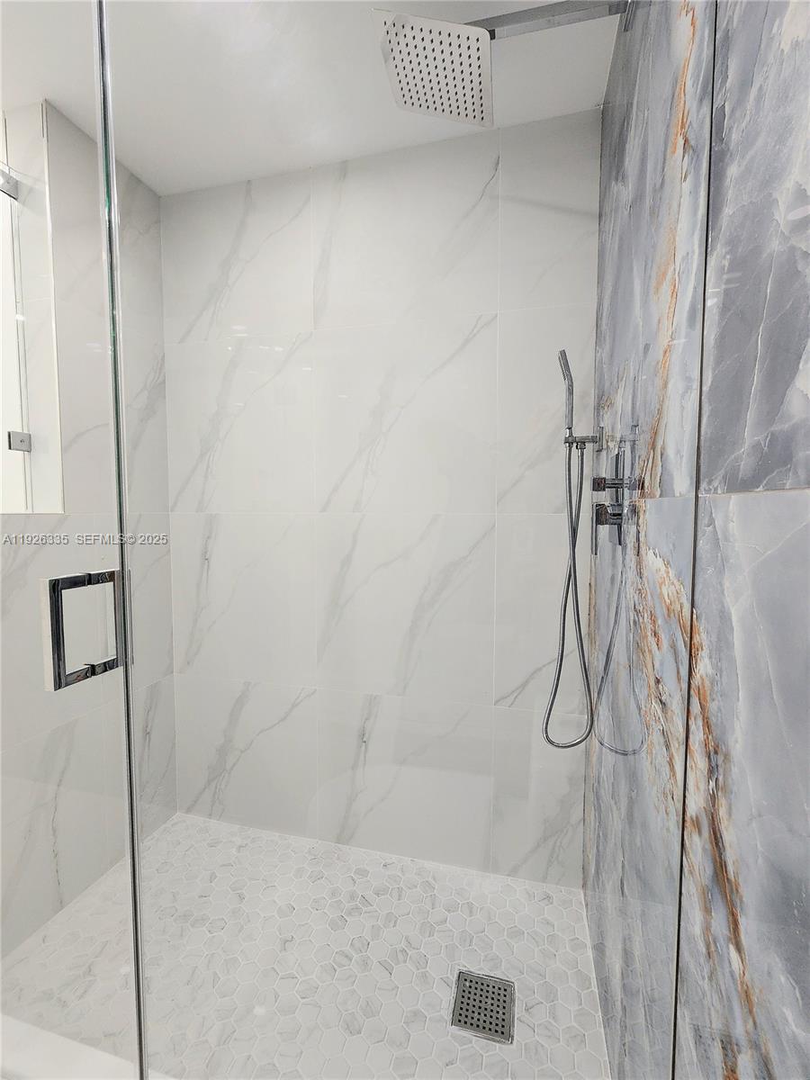 ALEXANDER TOWERS CONDO - Residential