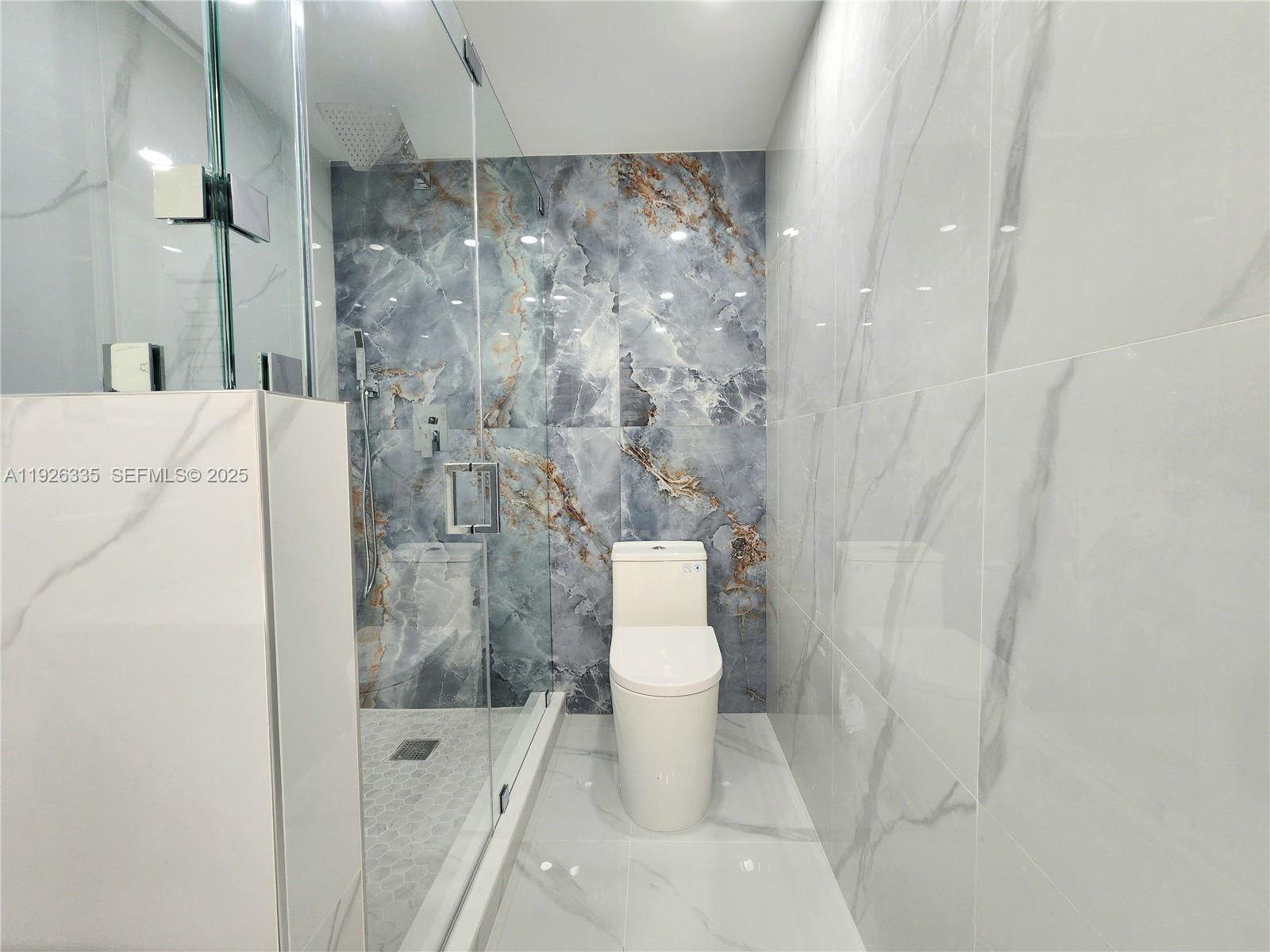 ALEXANDER TOWERS CONDO - Residential