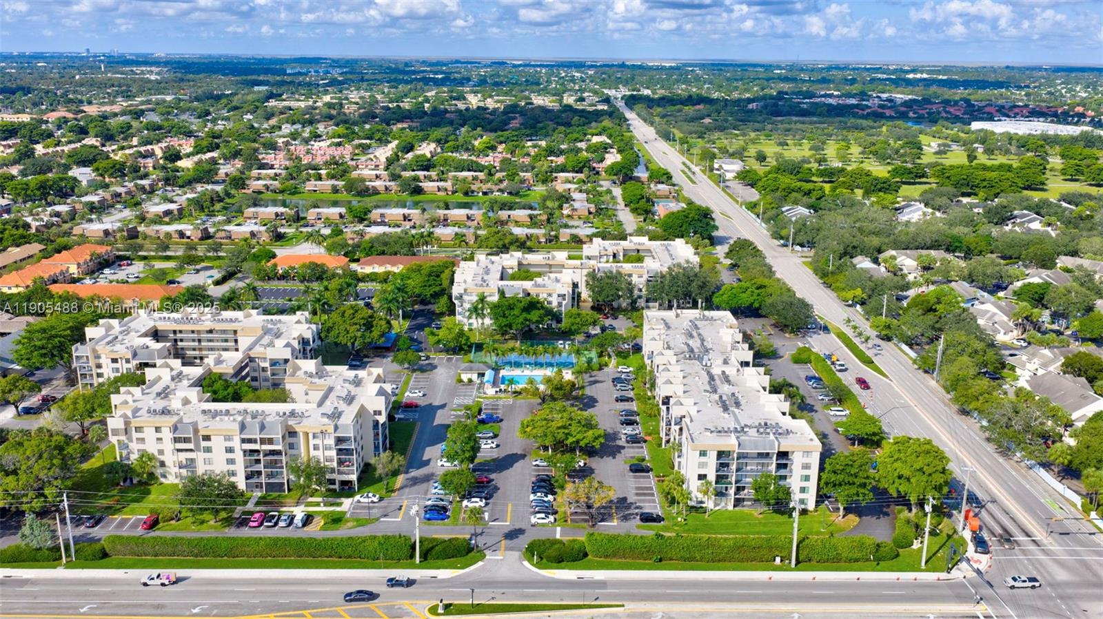 GATE THREE CONDO - Residential