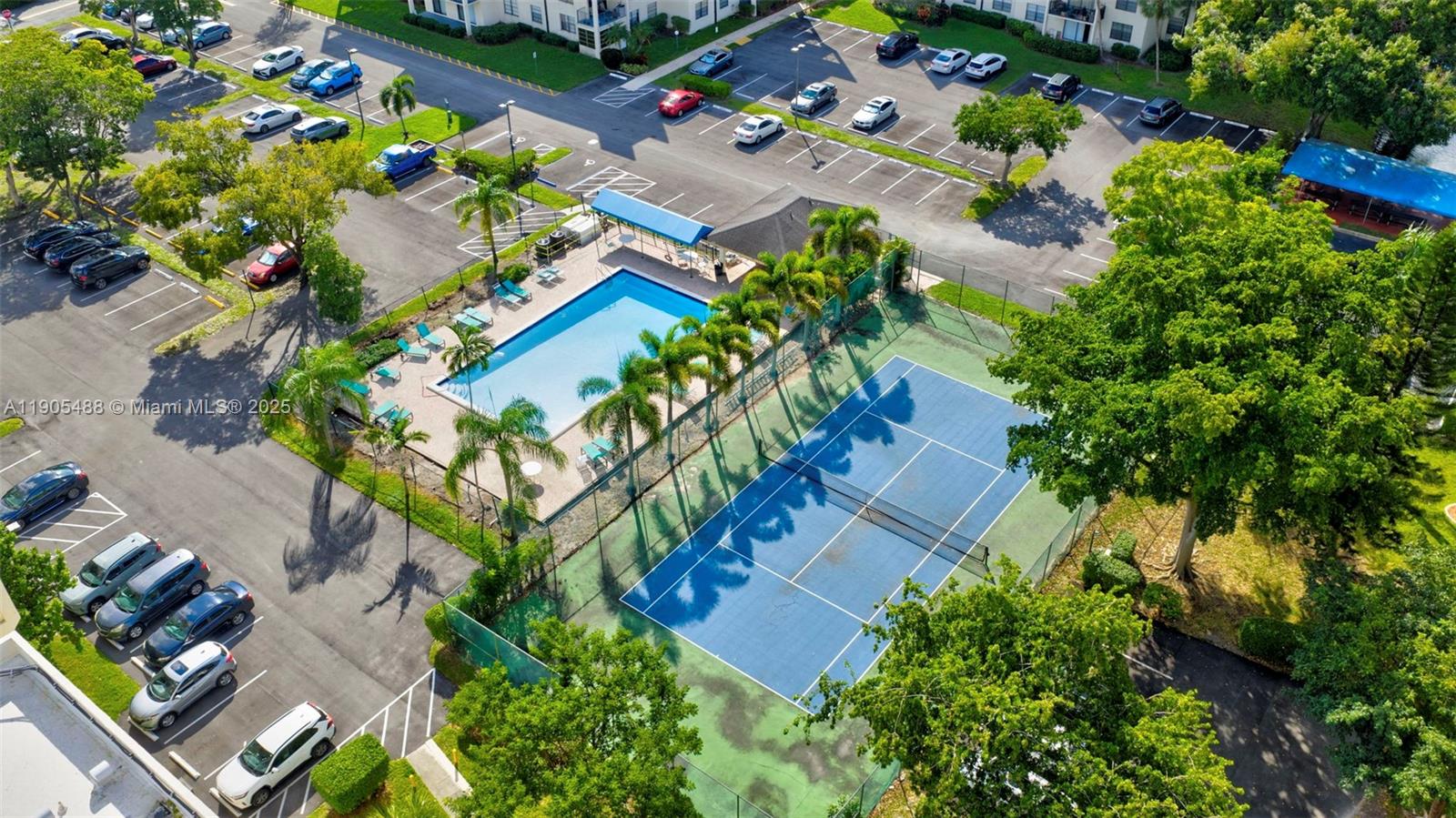 GATE THREE CONDO - Residential