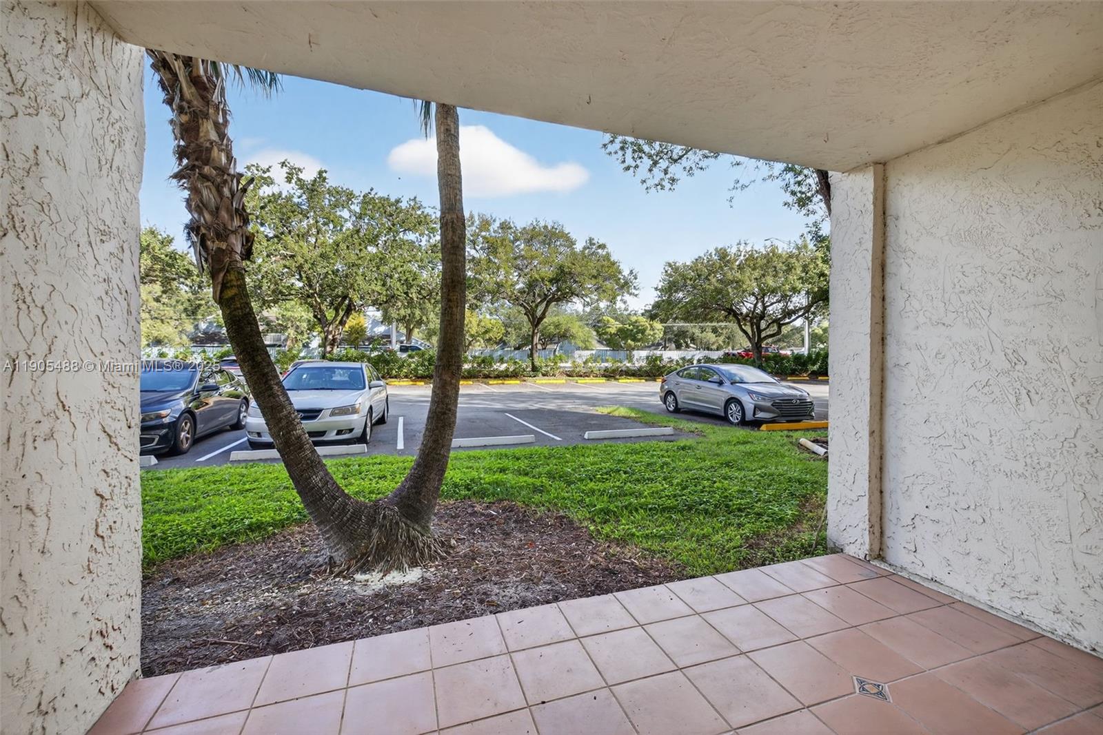 GATE THREE CONDO - Residential