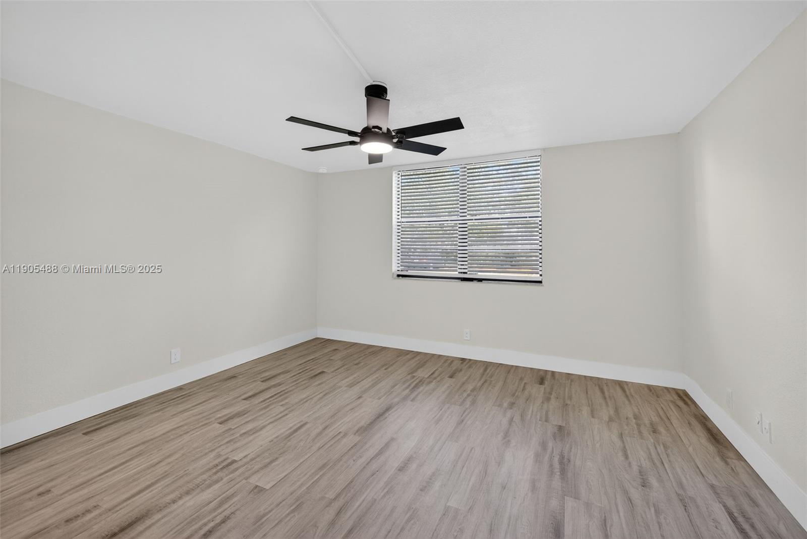 GATE THREE CONDO - Residential