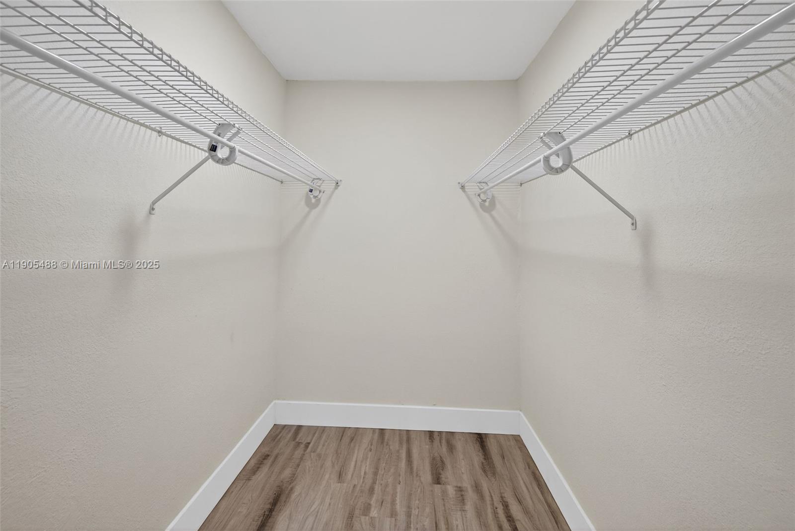 GATE THREE CONDO - Residential