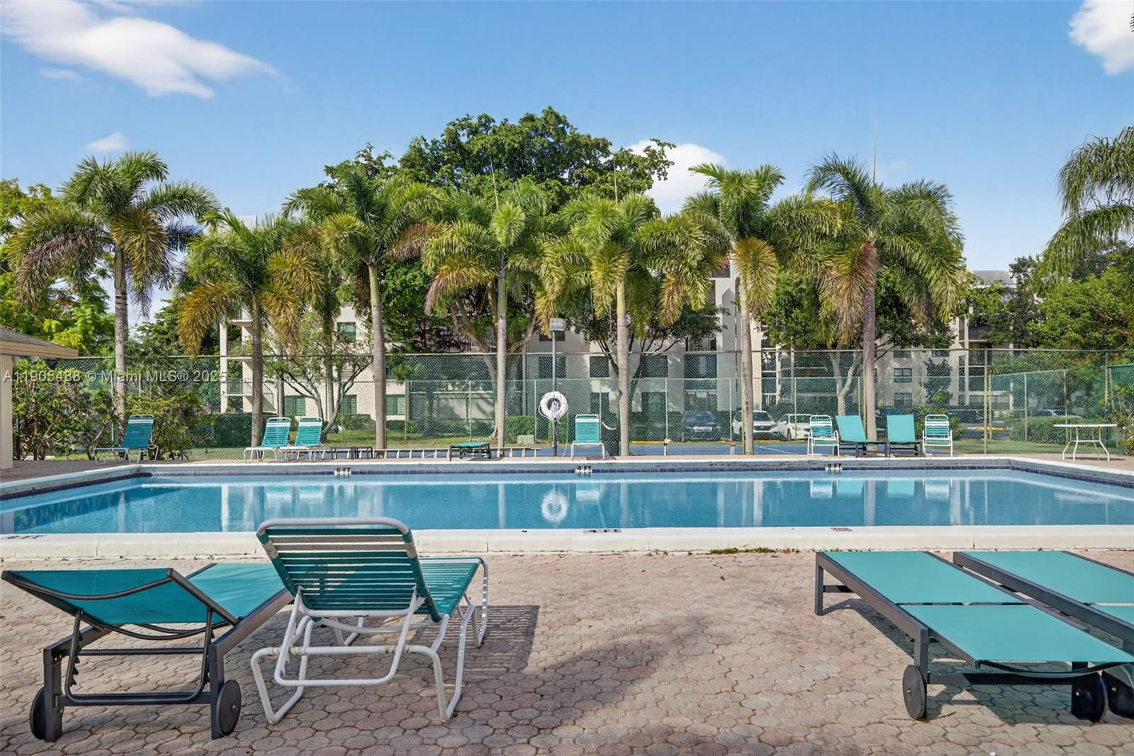 GATE THREE CONDO - Residential