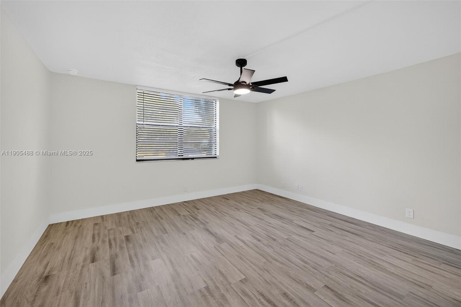 GATE THREE CONDO - Residential