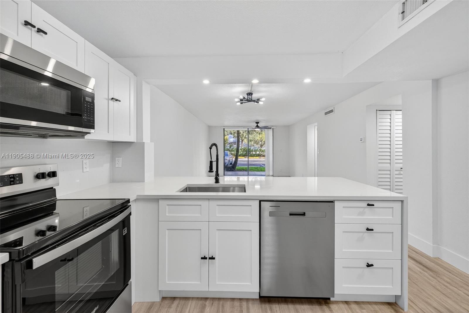 6190 Woodlands Blvd 106