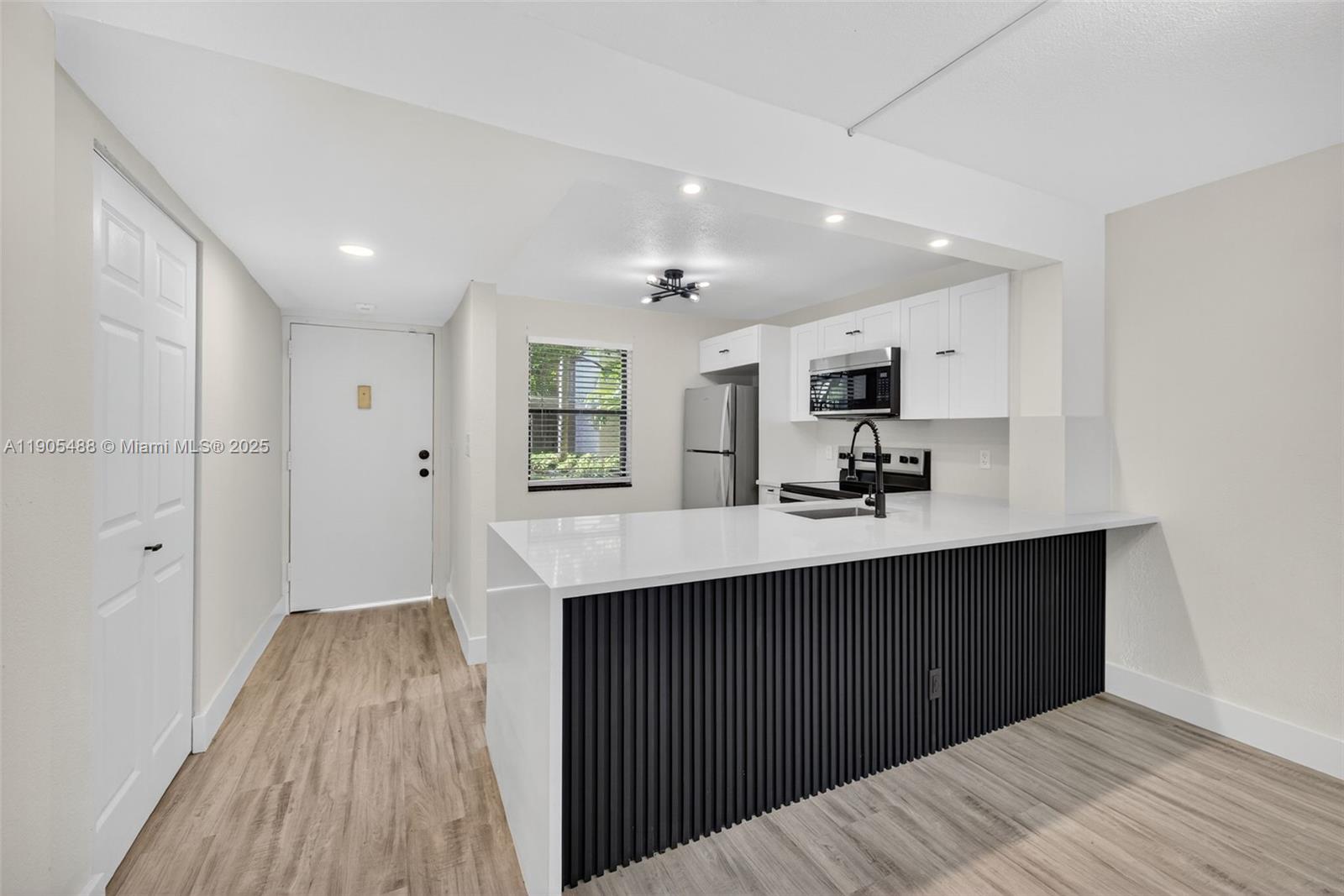 GATE THREE CONDO - Residential