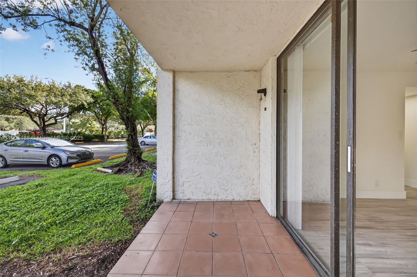 GATE THREE CONDO - Residential