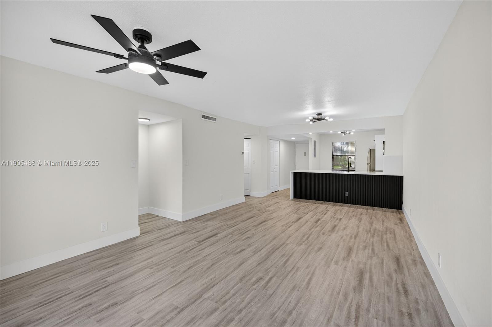 GATE THREE CONDO - Residential