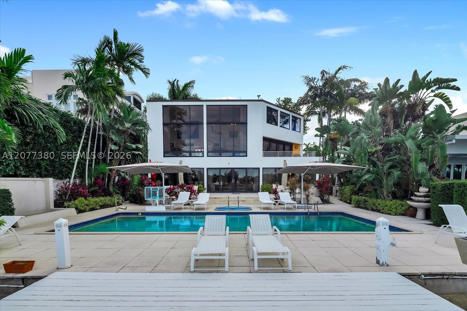 279 N Hibiscus Dr