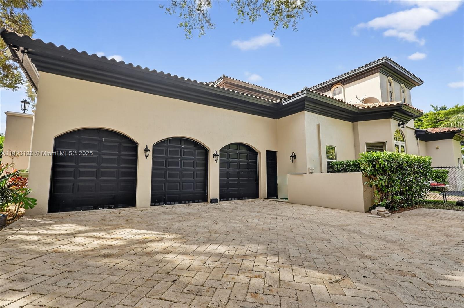 SUNILAND ESTATES 1ST ADDN - Residential