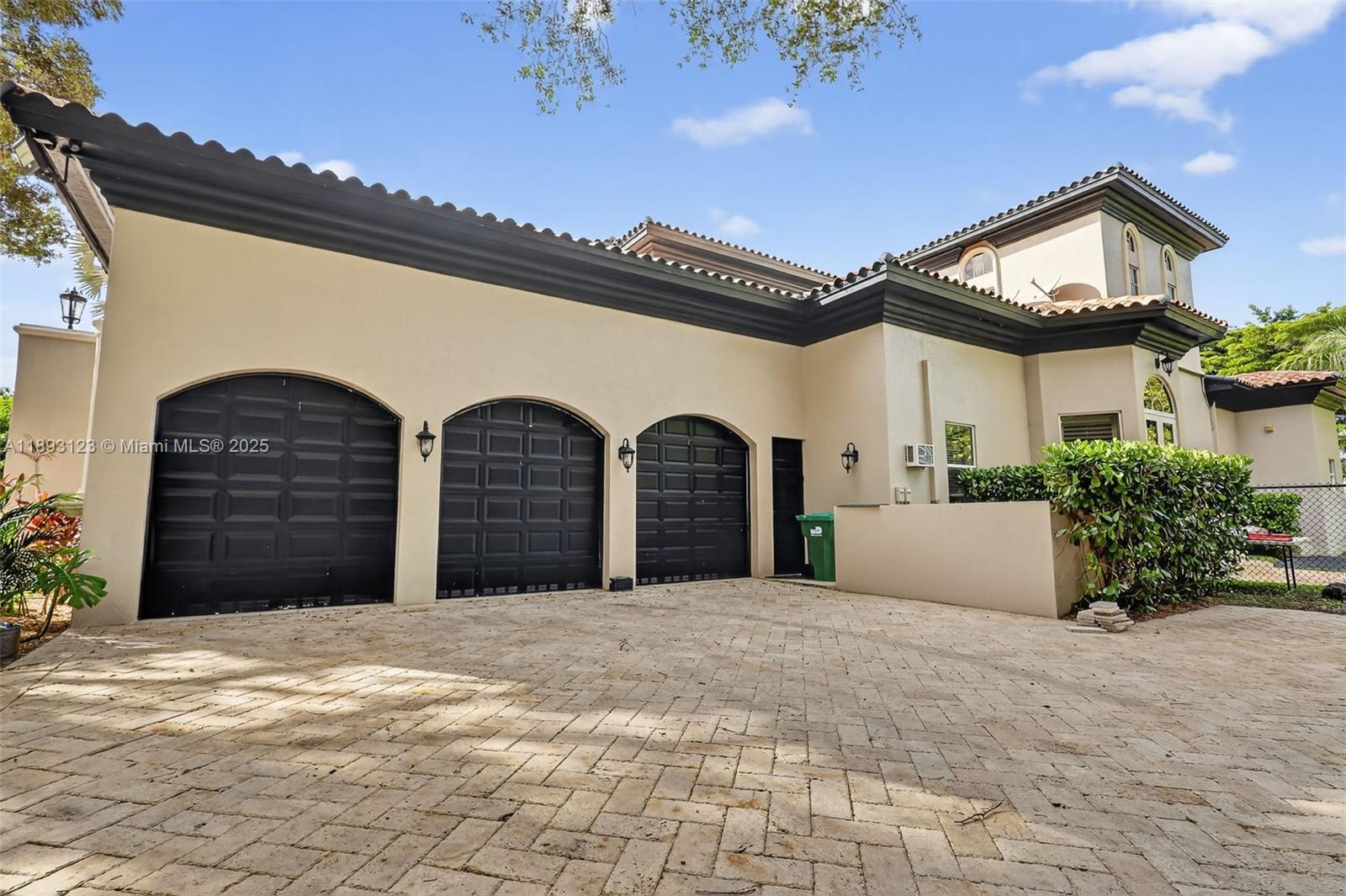 SUNILAND ESTATES 1ST ADDN - Residential