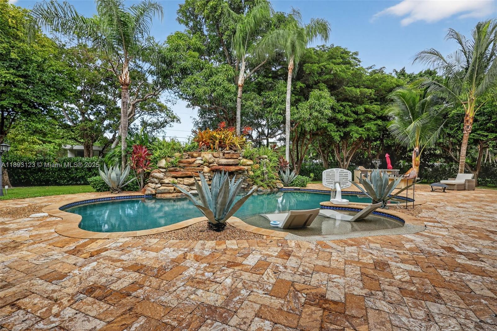 SUNILAND ESTATES 1ST ADDN - Residential