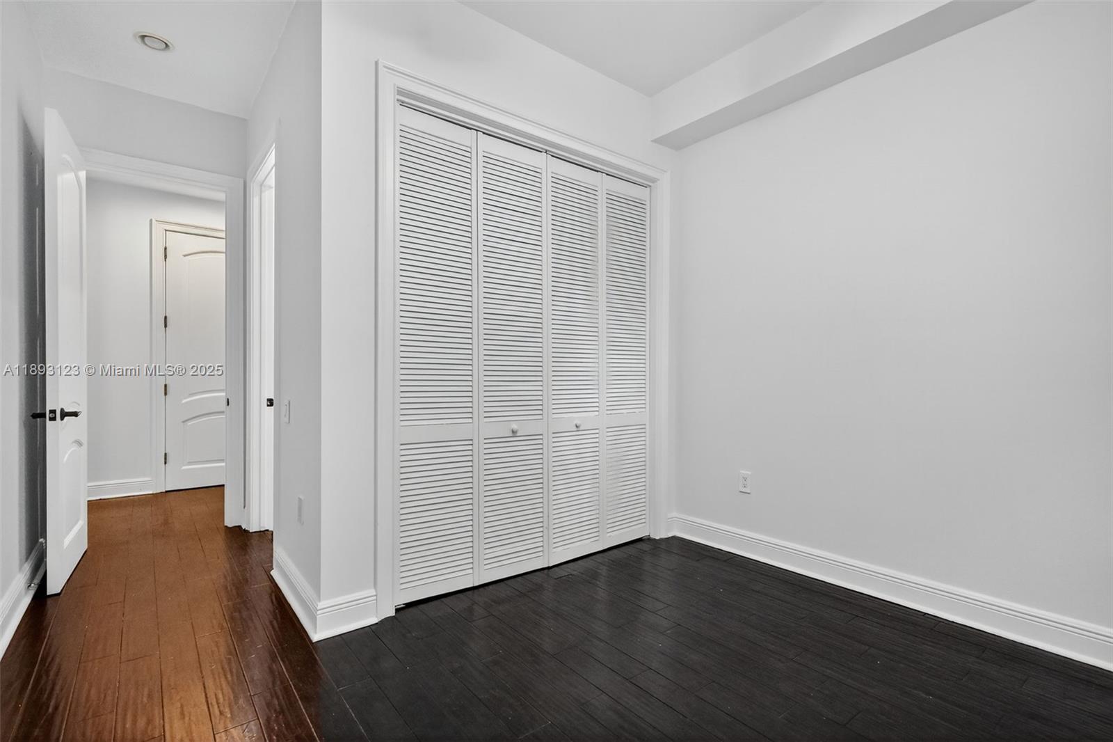 SUNILAND ESTATES 1ST ADDN - Residential