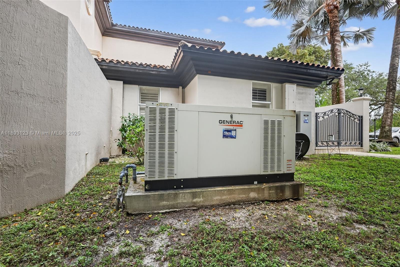 SUNILAND ESTATES 1ST ADDN - Residential