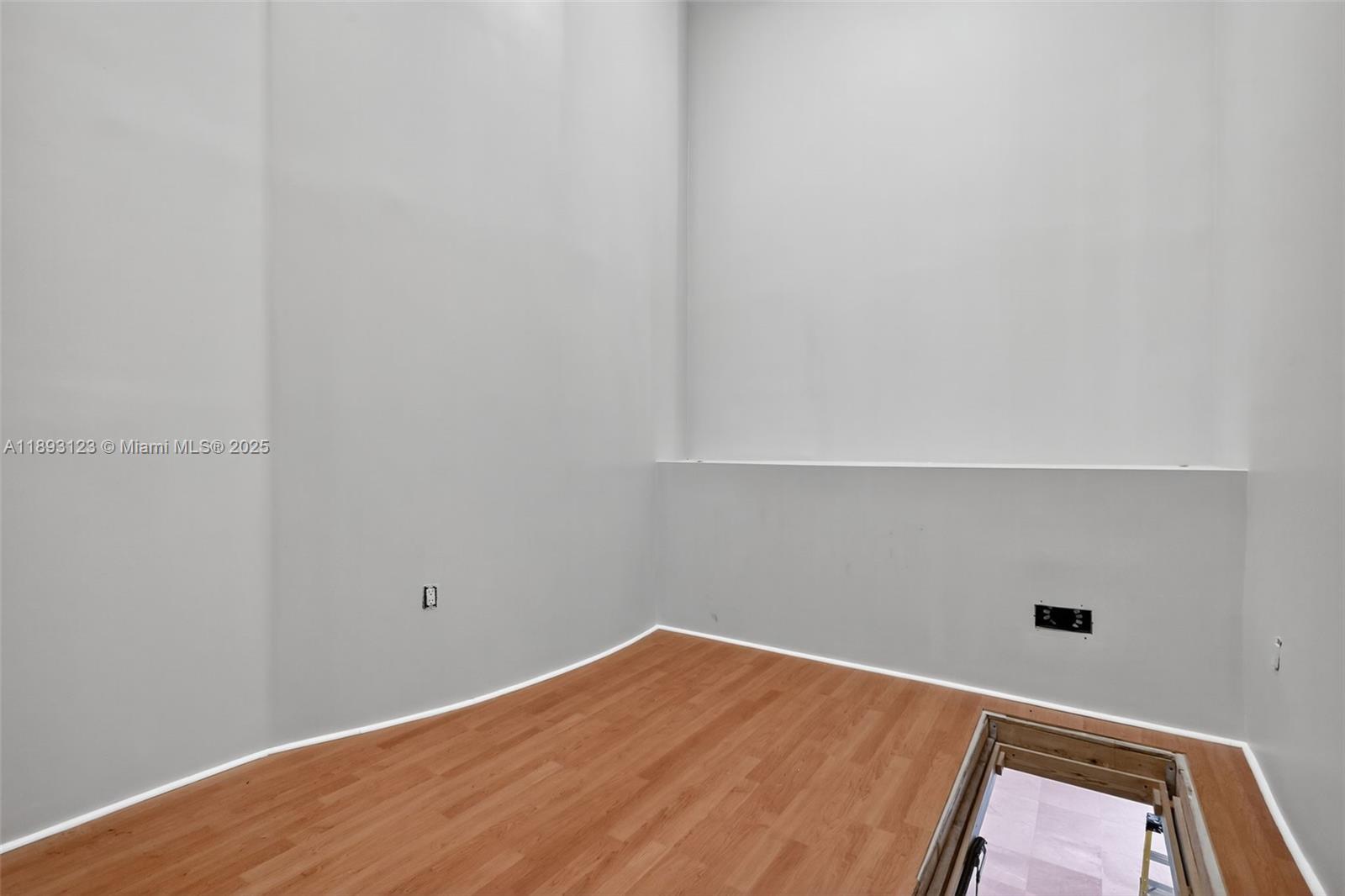 SUNILAND ESTATES 1ST ADDN - Residential