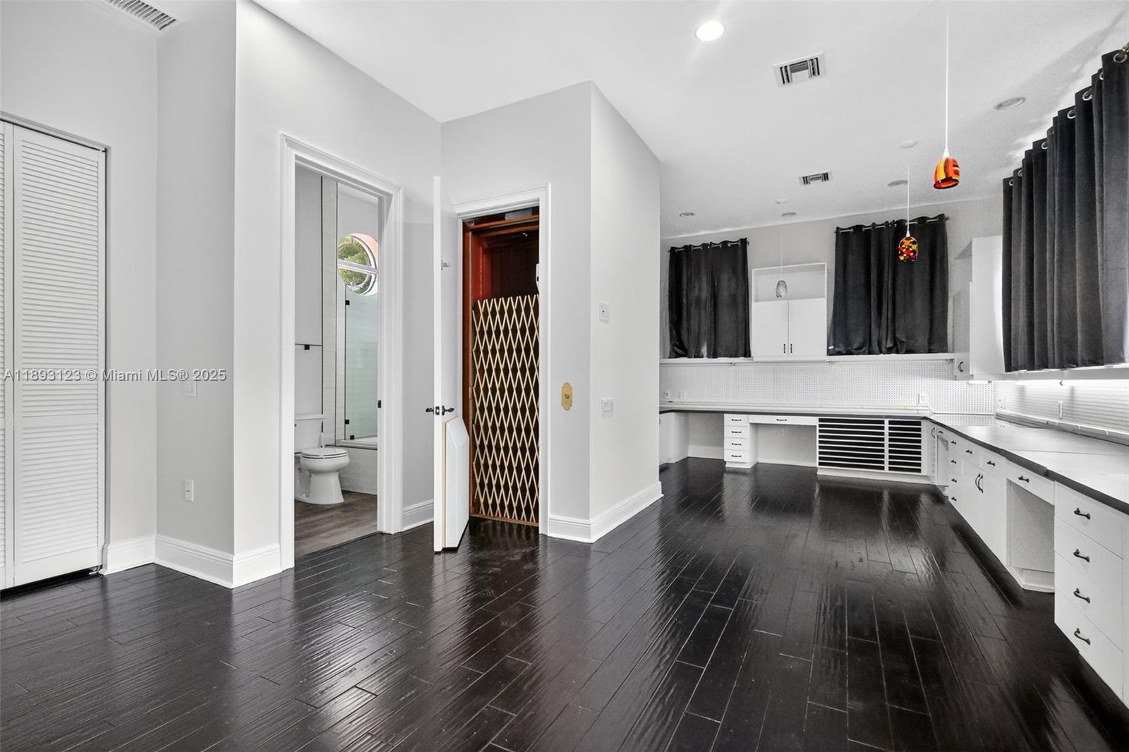 SUNILAND ESTATES 1ST ADDN - Residential