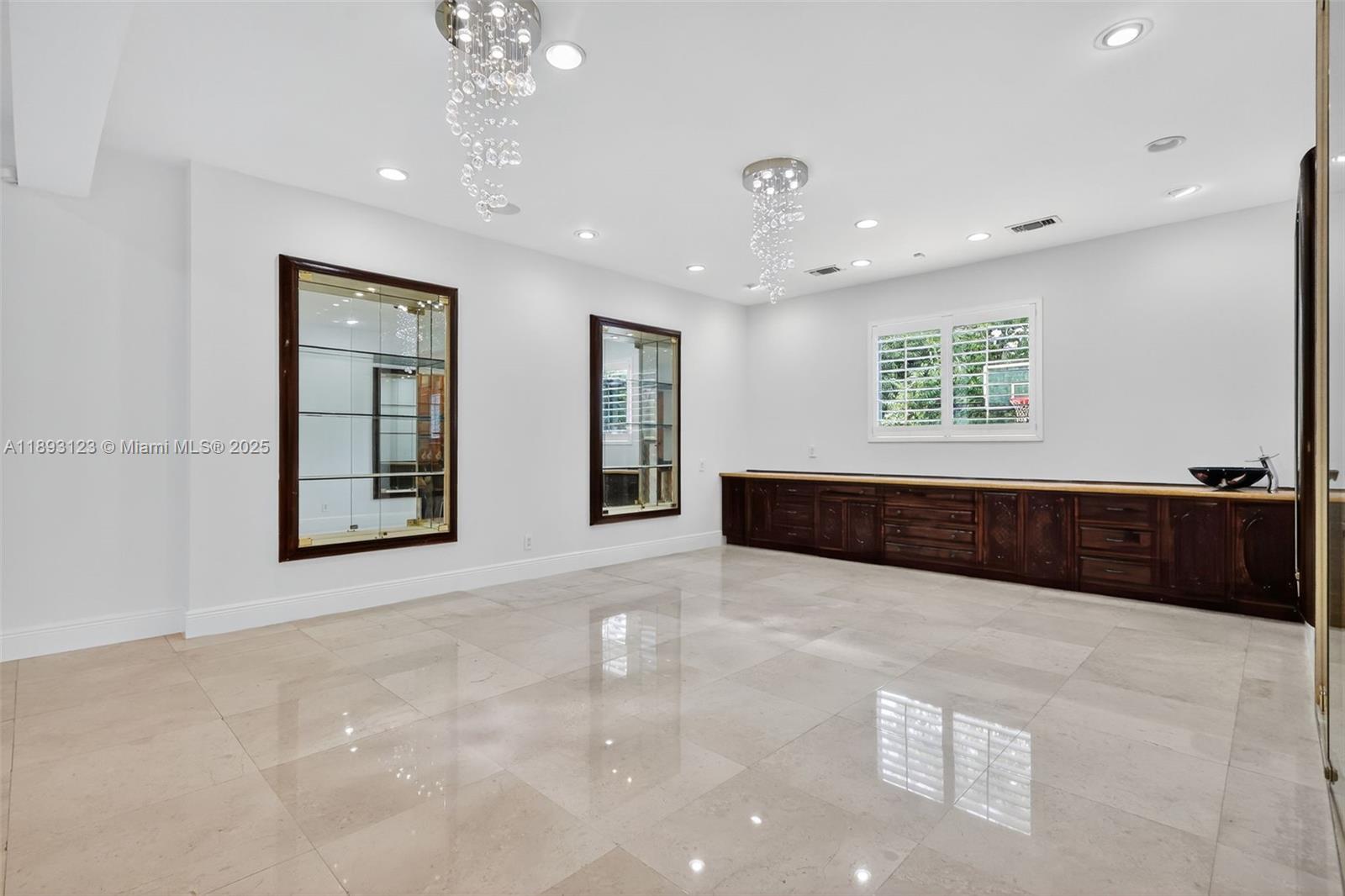 SUNILAND ESTATES 1ST ADDN - Residential