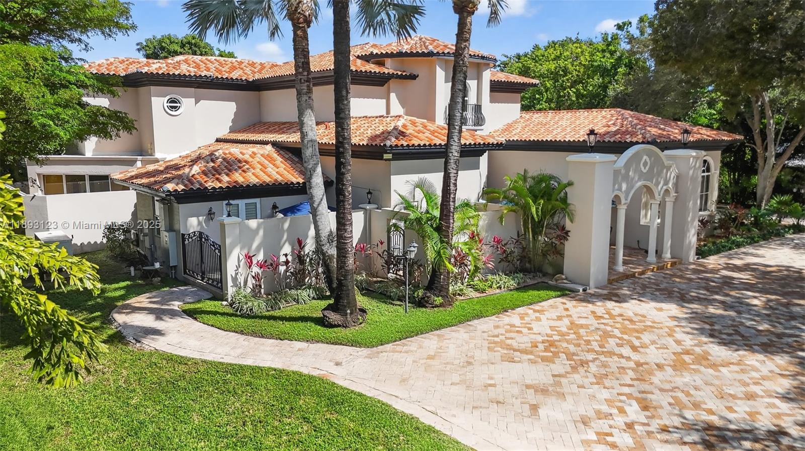 SUNILAND ESTATES 1ST ADDN - Residential