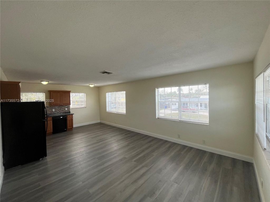 Photo of 5420 NE 22nd Ter #26, Fort Lauderdale, FL 33308 (MLS # A11735572)