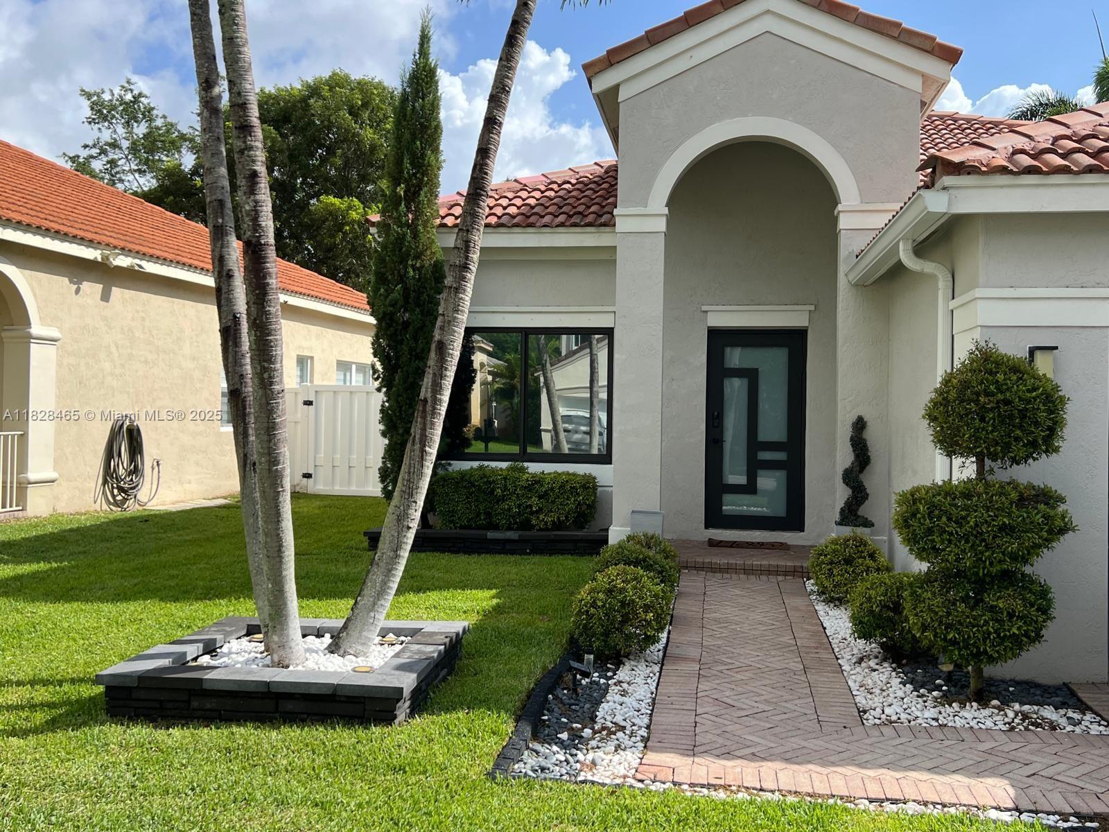 800 Tanglewood Cir