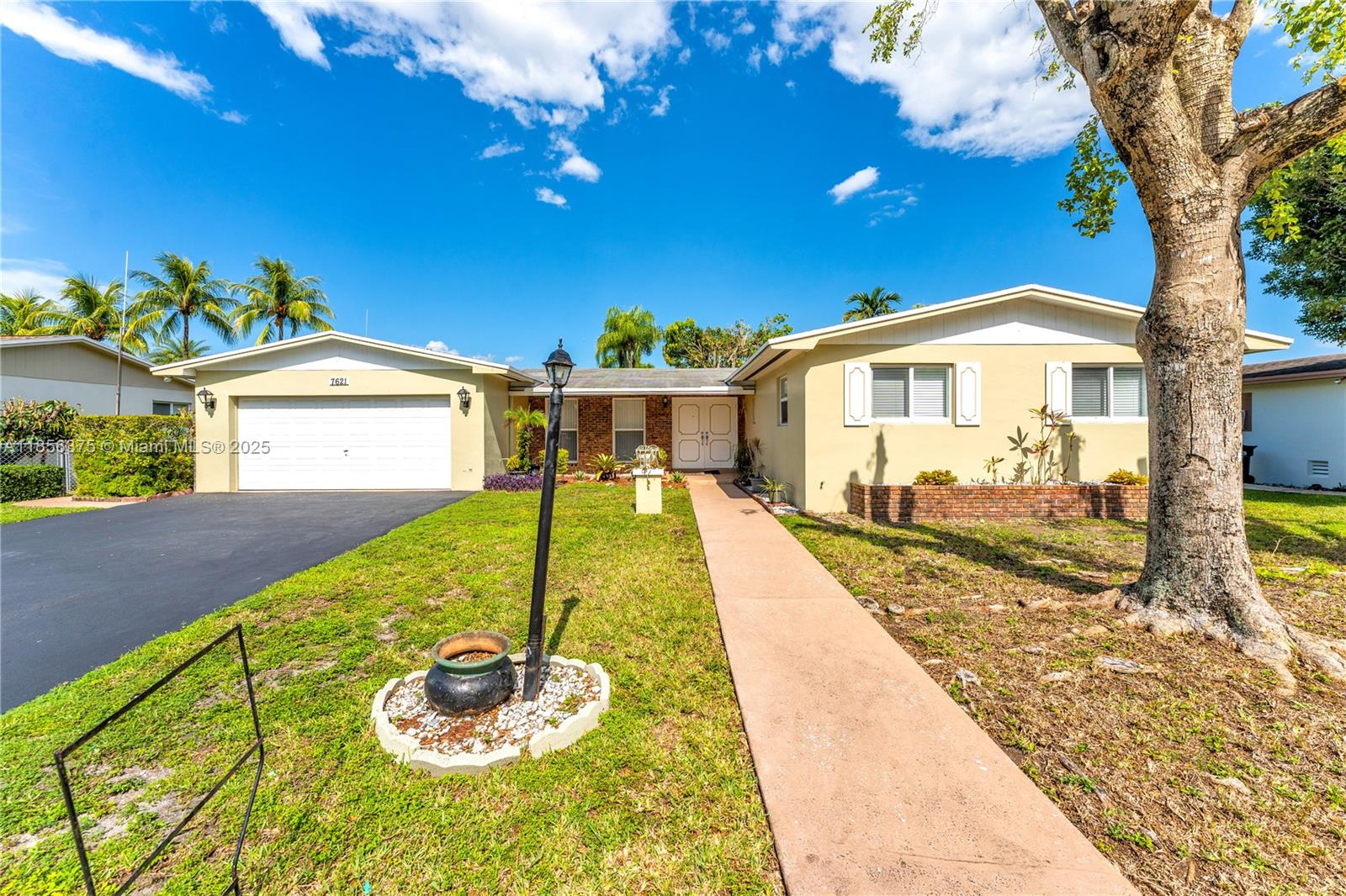 4 Bedrooms | 2 Baths | Pool | Terrace | Patio| 2-Car Garage
Enjoy a sunken living room, formal dining, eat-in kitchen, and family room—all with new carpet, new flooring, fresh paint, and new appliances! We present all offer