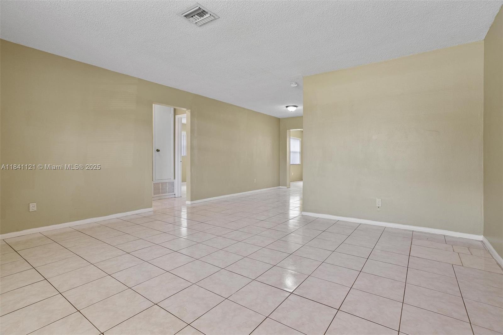 SUNSHINE VILLAS - Residential Income