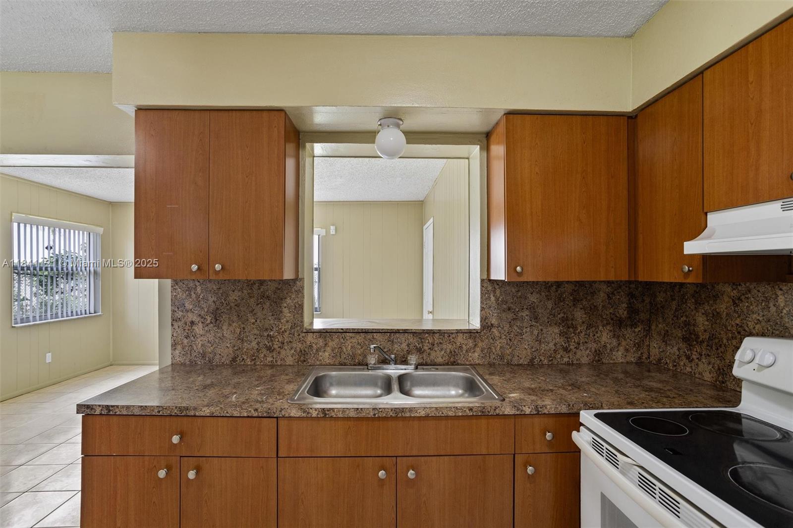 SUNSHINE VILLAS - Residential Income