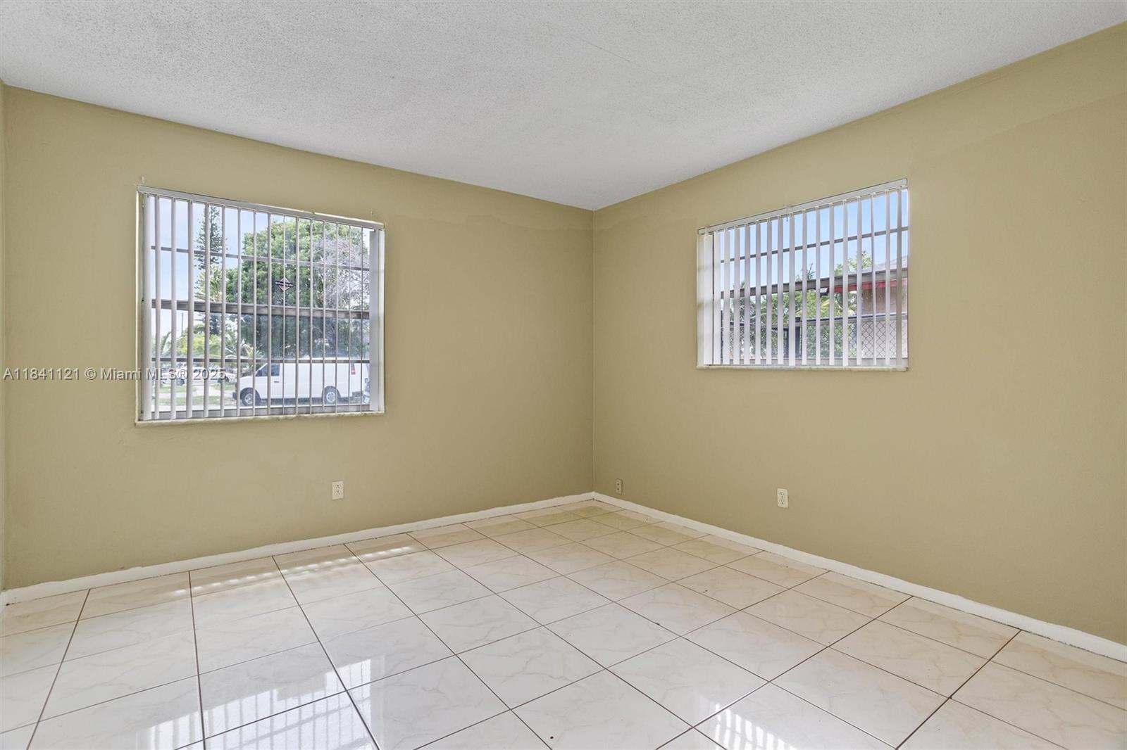 SUNSHINE VILLAS - Residential Income