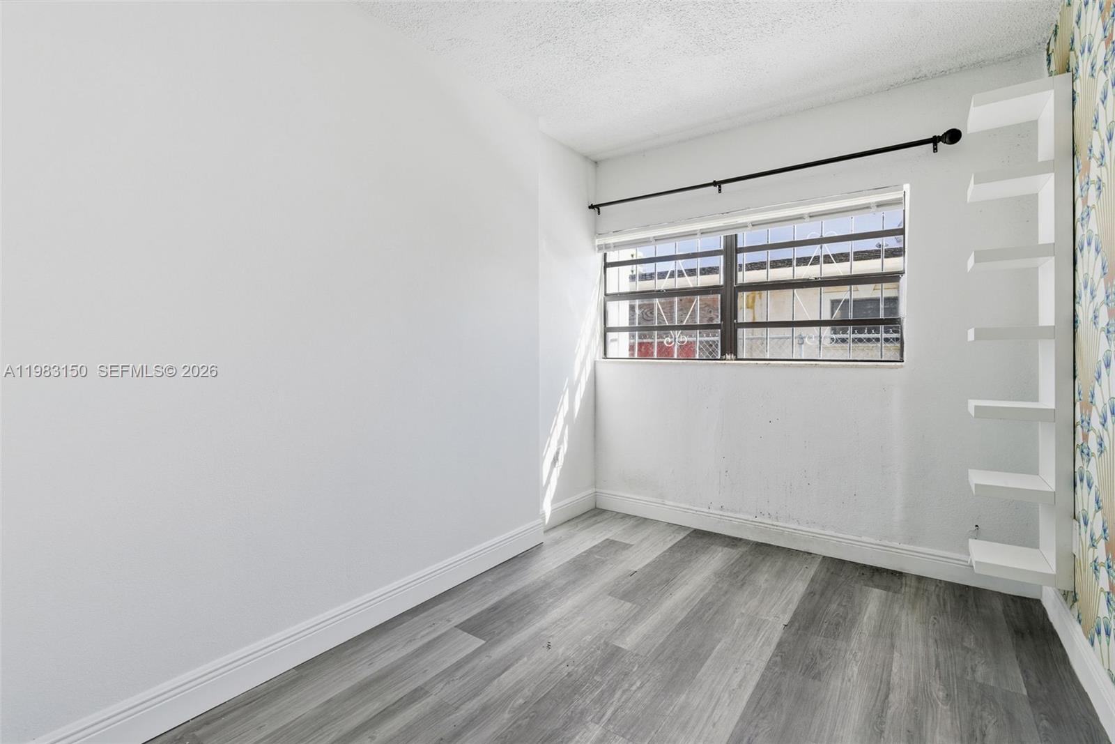 BEVERLY HEIGHTS - Residential Income