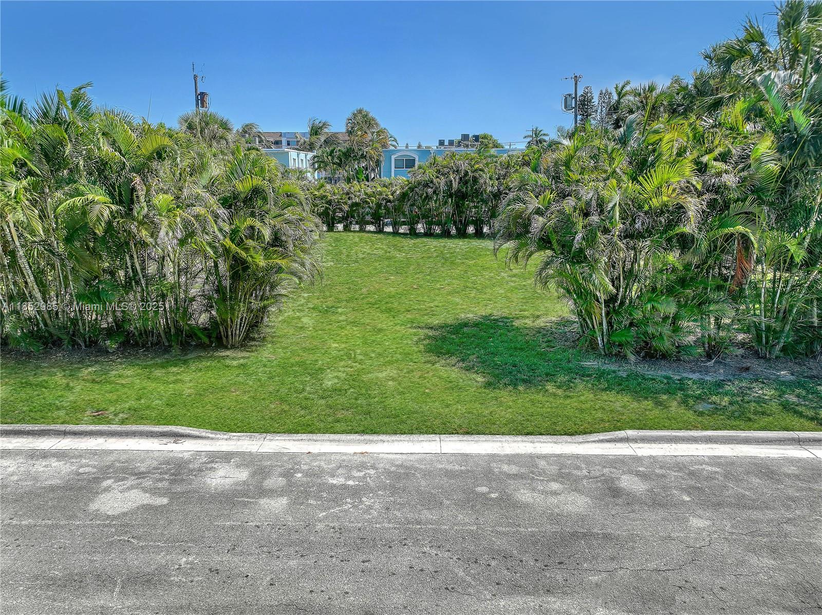 Calling Developers & Builders! "Ready to Build" Unique opportunity for new construction (with a single-family home plan available) in Lake Worth Beach. This large .19-acre corner (8,440 square feet) Lot is located on the cud-de-sac in the Lakeside Palms Intracoastal neighborhood. Stroll to & enjoy paddle boarding, kayaking at various waterfront parks. Minutes to Lake Avenue/ S. Dixie Highway featuring various eateries, shops/boutiques, galleries & festivals throughout the year & Downtown West Palm Beach, Palm Beach Island & the beautiful turquoise Atlantic beach at Lake Worth Beach Park. Palm Beach International Airport is a short drive for convenient travel. Most of the pre-construction process of permits & the architectural plans are complete and can be modified.