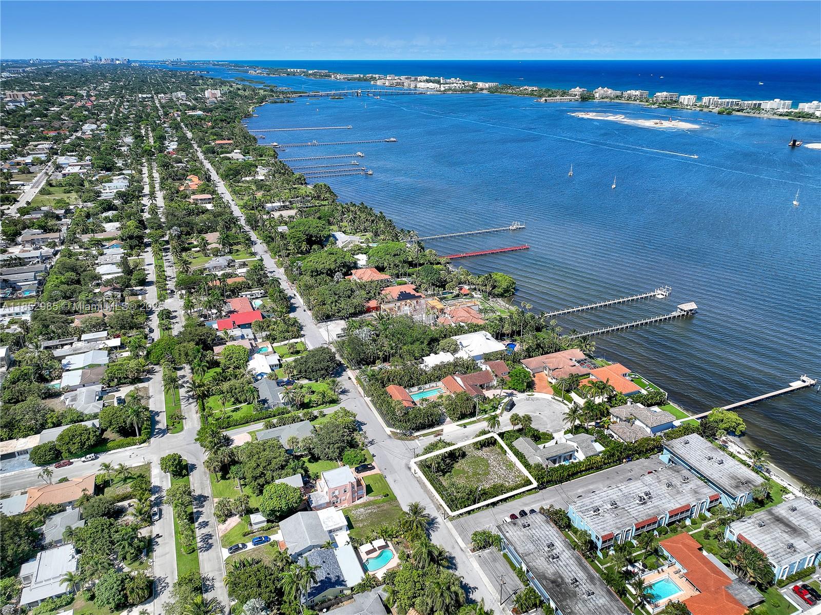 LAKESIDE PALMS - Land