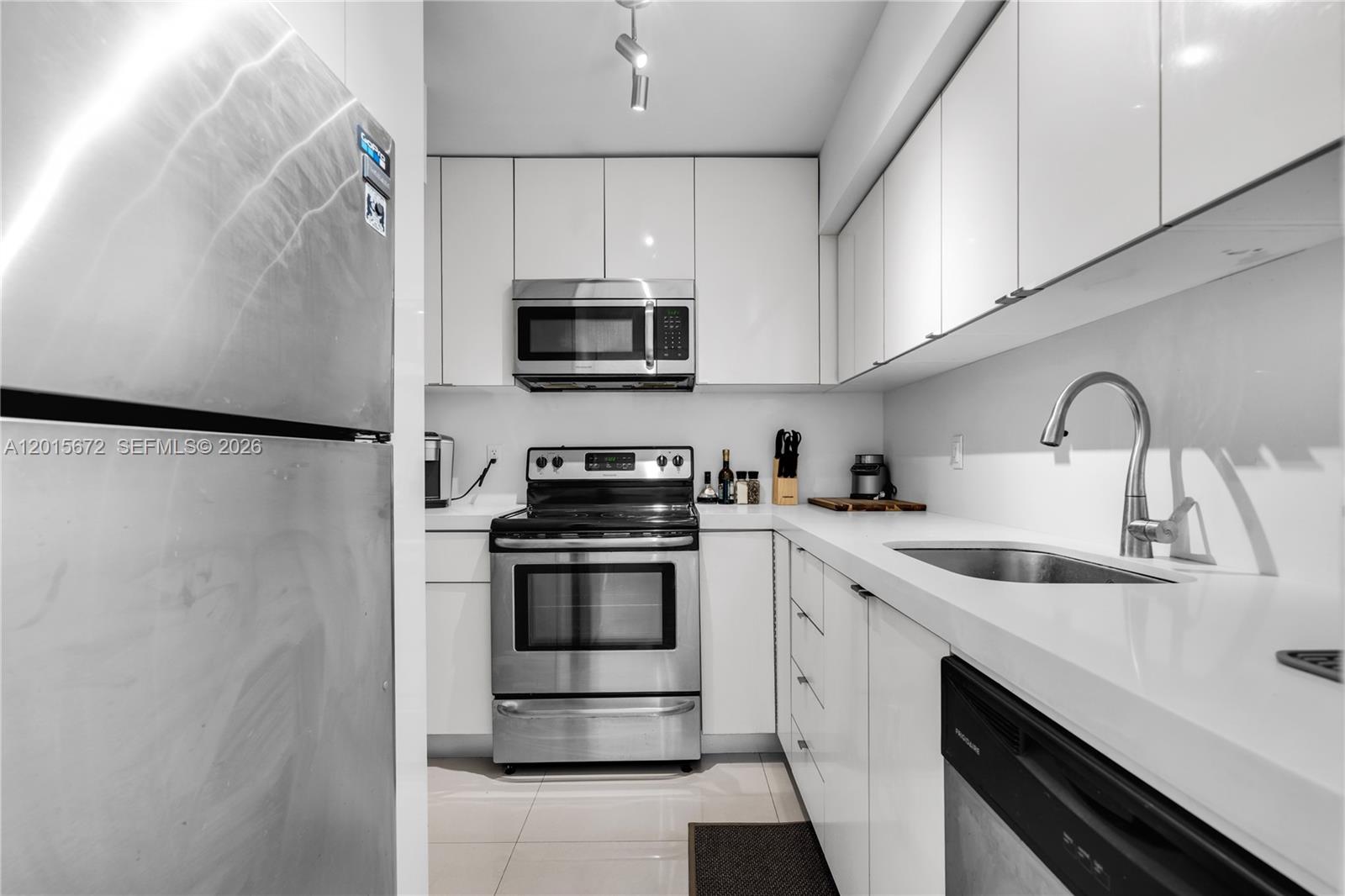 MIRADOR 1200 CONDO - Residential
