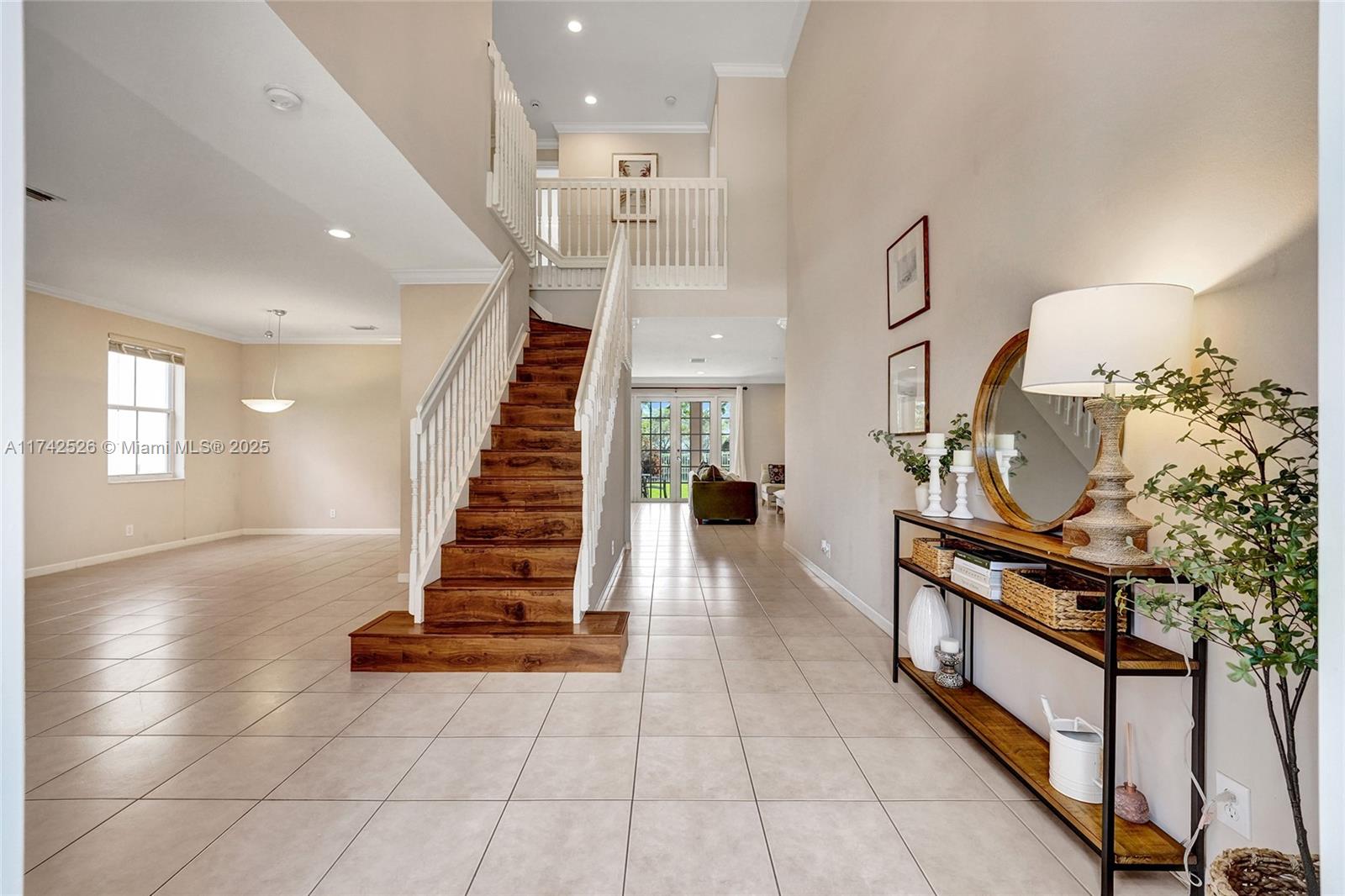 3892 Falcon Ridge Cir