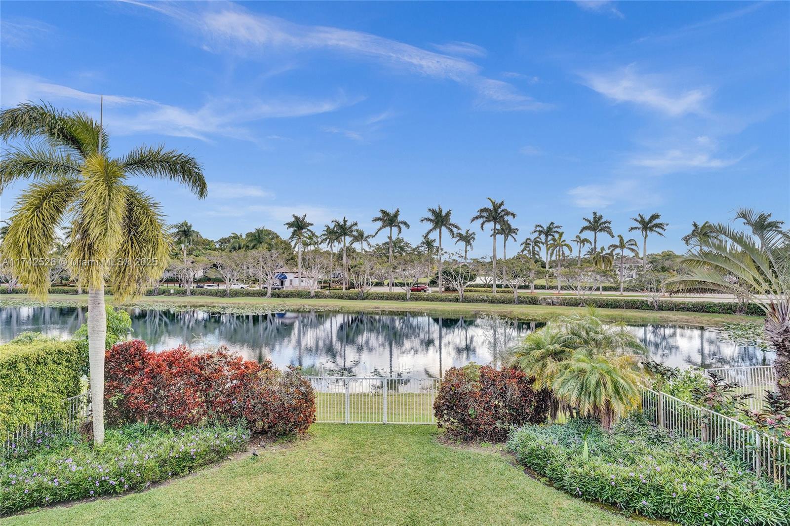 3892 Falcon Ridge Cir