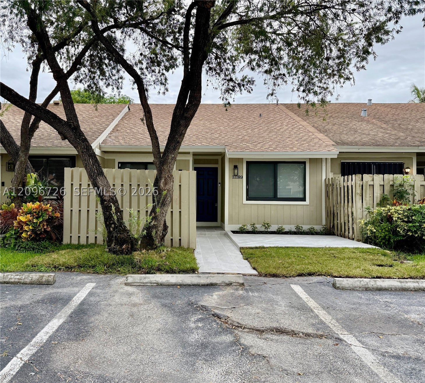 11189 NW 37th St